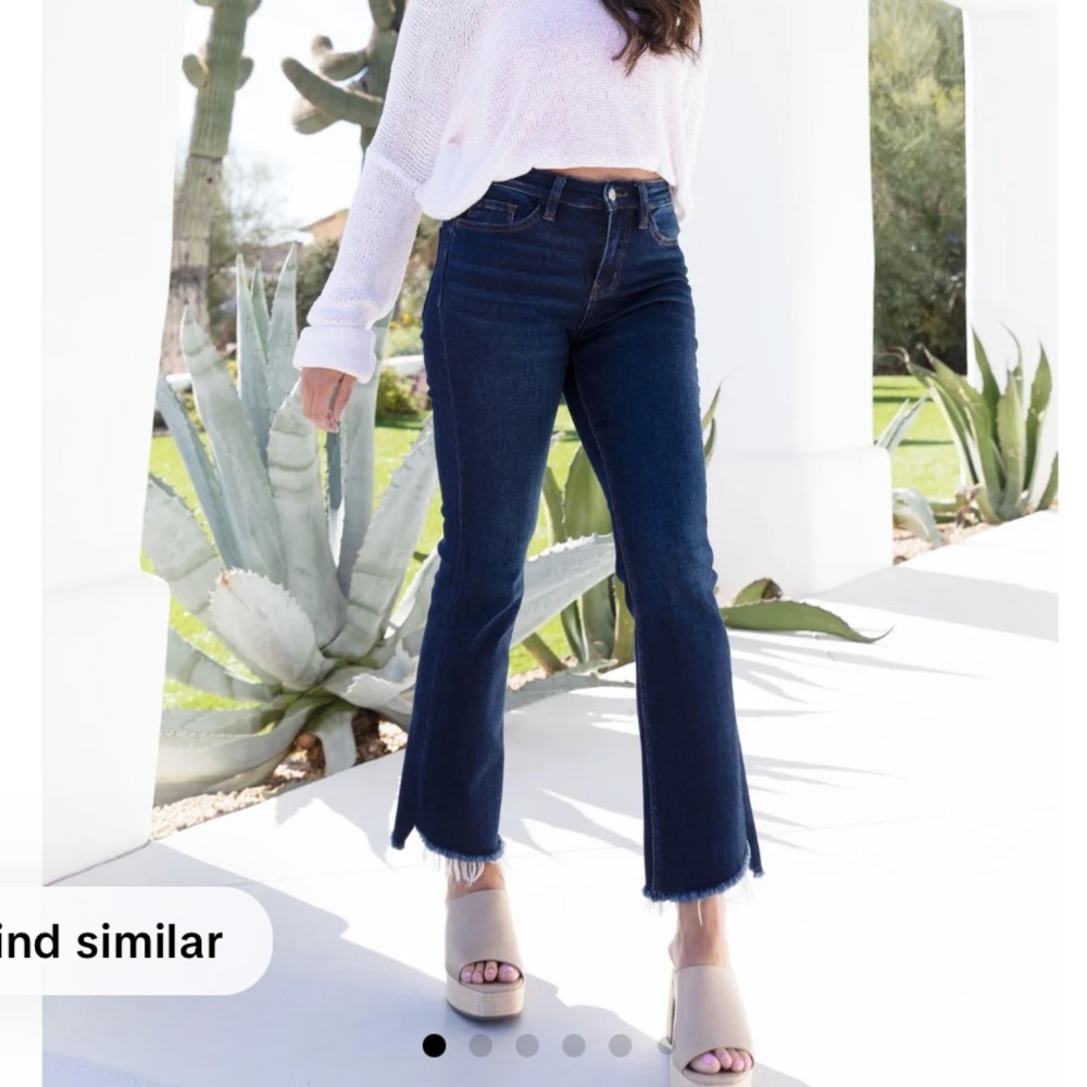 Vervet Kick Flare Raw Hem Blue Jeans